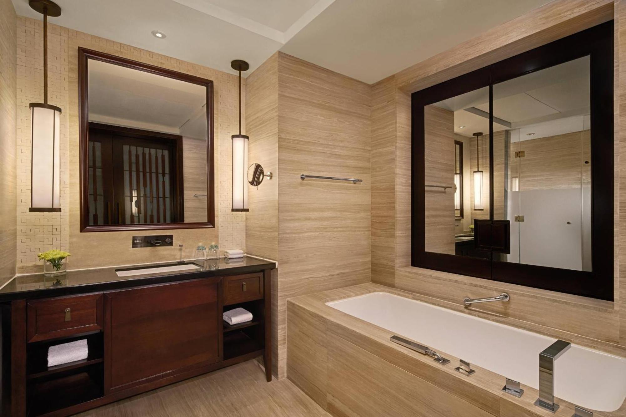 Sheraton Shenzhou Peninsula Resort Wanning Exteriör bild